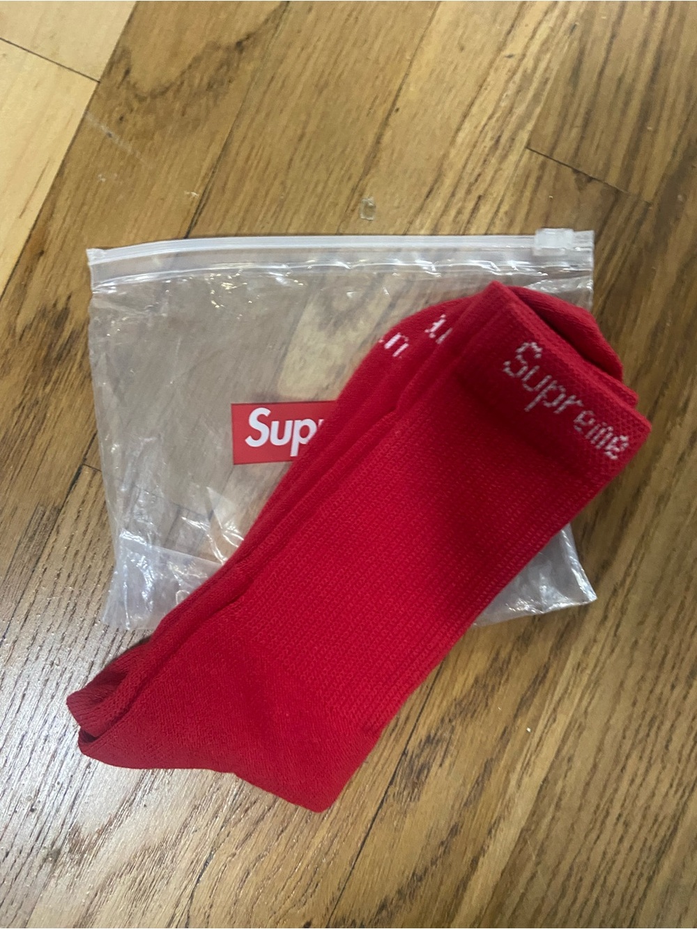 Single pair Supreme Socks